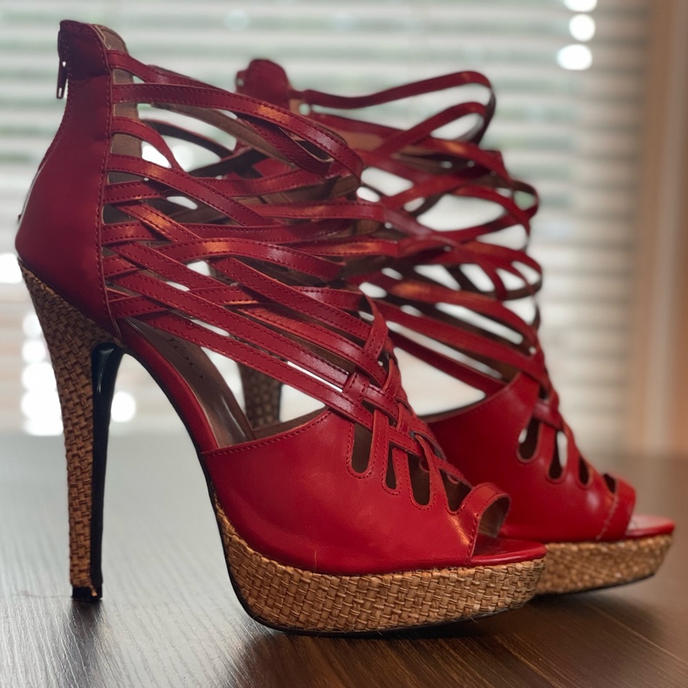 2 Lips Too “Too Twist” Sandals